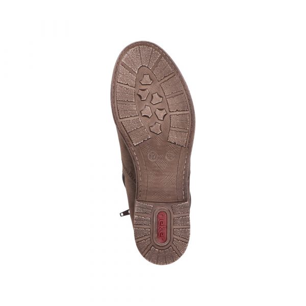 Bottines femme Talon carré plat Faux cuir souple Chaussant confort RIEKER 79454-25 coloris marron chocolat. Vue de la semelle de dessous d'une chaussure gauche faisant apparaître le logo de la marque.
