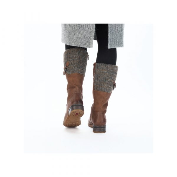 Botte femme Talon carré Doublure chaude Imperméable Mi-botte dame Mollet large RIEKER 94692-24 coloris marron. Vue d'ensemble de l'arrière de deux chaussures portées.