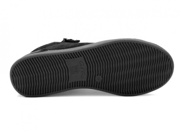 Bottine femme Cuir Semelle plate Fermeture par zip + lacets Talon compensé ARA 1224499-31 Coloris noir vernis noir. Vue de la semelle de dessous d'une chaussure droite.