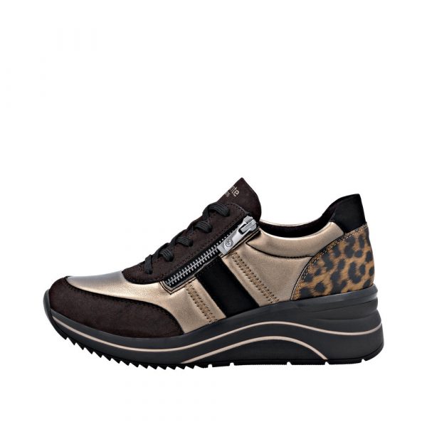 Tennis femme Matière stretch Talon compensé Lacet + fermeture éclair REMONTE coloris marron bronze imprimé léopard. Vue du profil intérieur d'une chaussure gauche faisant apparaître le zip le long du lacet.