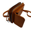 Portefeuille compagnon multipoches porte téléphone cuir avec bandoulière réglable et amovible forme rectangulaire 4 coloris camel rouge doré marron. Vue de biais d'un portefeuille ouvert.