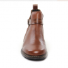 Boots chelsea femme zip intérieur doublure chaude talon plat RIEKER coloris marron. Vue avant d'une chaussure droite.