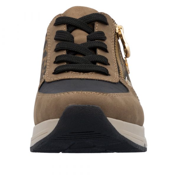 Tennis femme, grande largeur, fermeture à lacets+zip, semelle compensée RIEKER 58902 marron / noir / léopard / doré. Vue de l'avant d'une chaussure gauche montrant une partie de la semelle forme running.