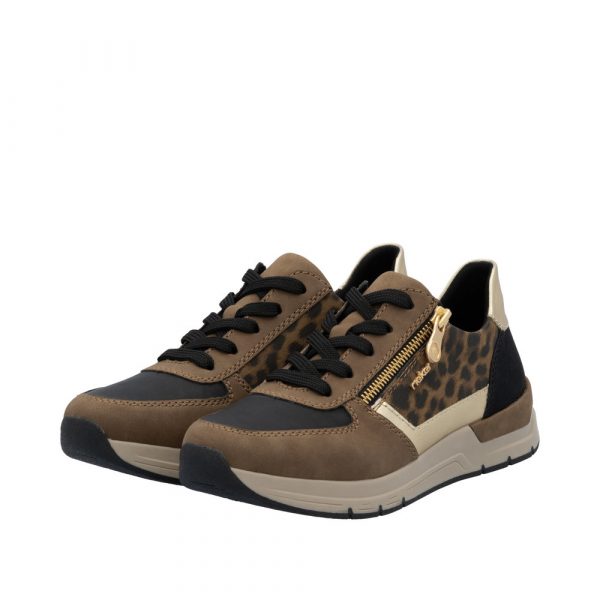 Tennis femme, grande largeur, fermeture à lacets+zip, semelle compensée RIEKER 58902 marron / noir / léopard / doré. Vue d'ensemble de deux chaussures.