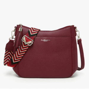 Sac à main rectangulaire femme Multi poches Simili cuir souple Deux bandoulières interchangeables FLORA&CO PARIS Coloris Bordeaux. Vue du devant du sac avec la bandoulière fantaisie et la bandoulière classique.