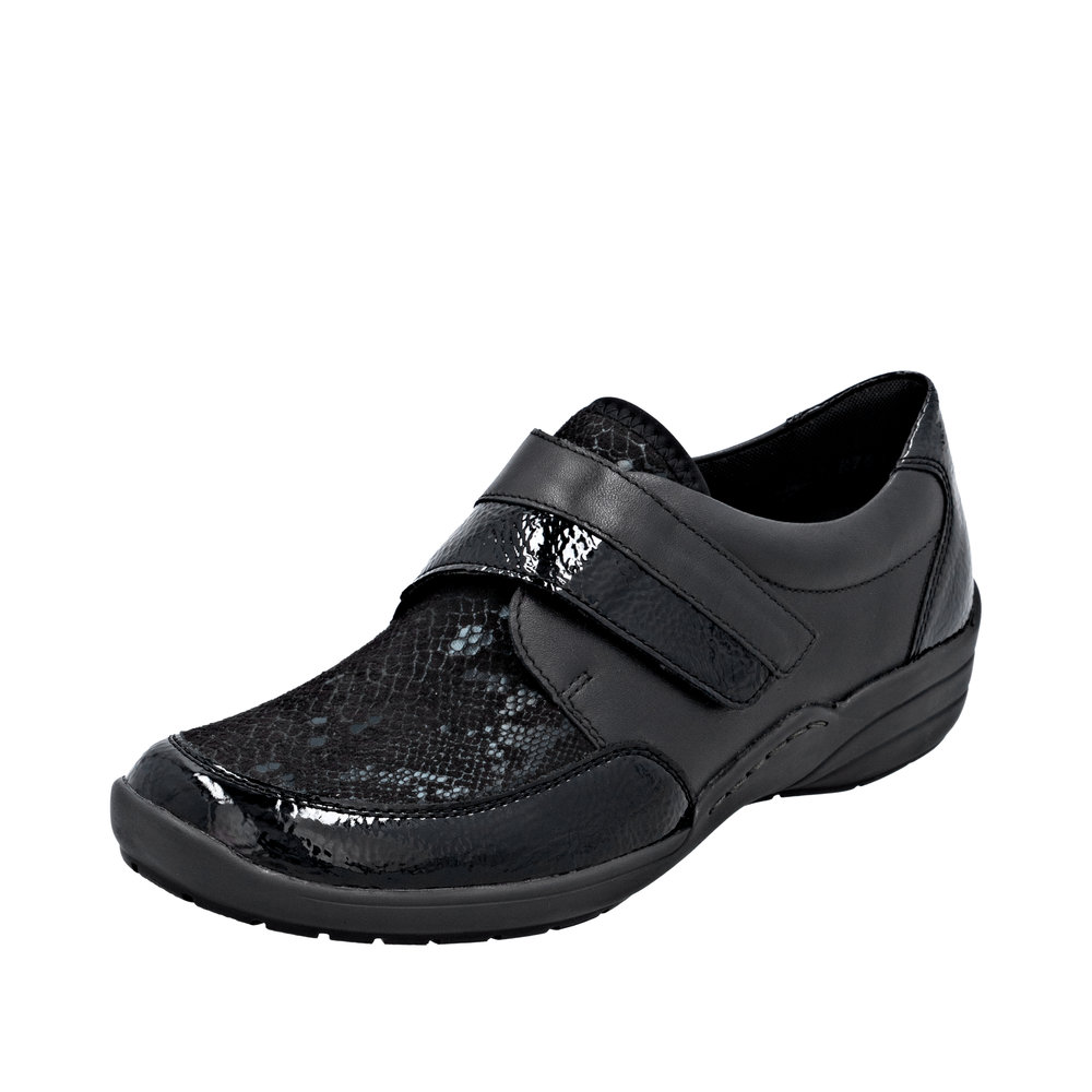 Chaussure basse confort Légère femme Velcro Semelle compensée Souple Stretch REMONTE R7600 coloris noir multi/vernis noir. Vue d'ensemble de biais de l'avant d'une chaussure gauche.