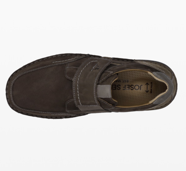 Chaussure homme Velcro élastique Cuir Doublure cuir Extra large Semelle intérieure amovible JOSEF SEIBEL new anvers 15 Coloris marron. Vue de dessus d'une sneakers droite faisant apparaître l'intérieur avec la mention "extra large".