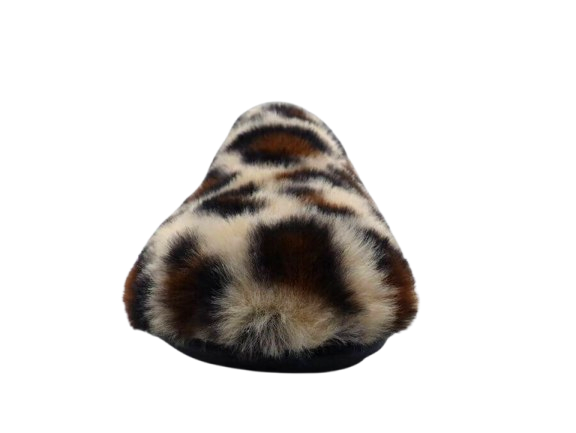 Mules femme fourrure imprimé léopard Chaussons dame chaud Semelle élastomère talon deux cm LA MAISON DE L'ESPADRILLE Coloris beige. Vue de l'avant d'une chaussure droite.