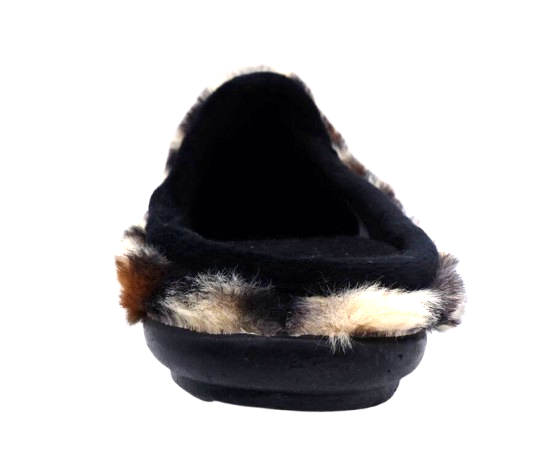 Mules femme fourrure imprimé léopard Chaussons dame chaud Semelle élastomère talon deux cm LA MAISON DE L'ESPADRILLE Coloris beige. Vue de l'arrière d'une chaussure droite faisant apparaître l'intérieur noir.