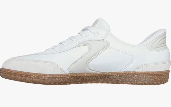 Tennis femme slip-ins Semelle plate Sans lacet Cuir et synthétique Semelle mémoire de forme SKECHERS coloris blanc / beige. Vue du profil intérieur d'une chaussure droite montrant la forme de la semelle.
