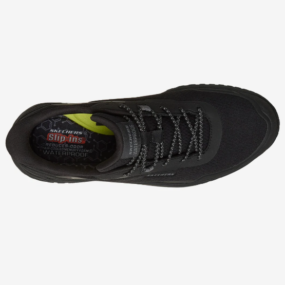 Tennis homme Toile imperméable Coutures étanchées Basket à enfiler Semelle épaisse SKECHERS 211367 Coloris noir. Vue du dessus d'une chaussure droite laissant apparaître une partie de la semelle intérieure.