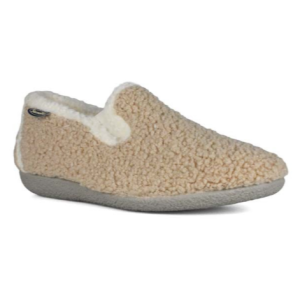 Chausson Femme Doublure peluche Talon légèrement compensé Pantoufle dame élastique d’aisance sur les côtés SEMELFLEX VALERIE coloris beige. Vue d'ensemble de biais d'une chaussure droite.